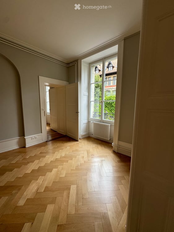 Beautiful period apartment in the heart of Old Town 5