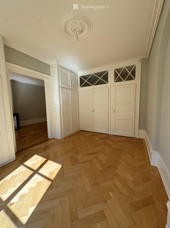 Beautiful period apartment in the heart of Old Town 6