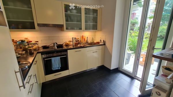 Charmante 2-Zimmer-Terrassenwohnung im Altbau an der Offenburgerstrasse, Basel 2