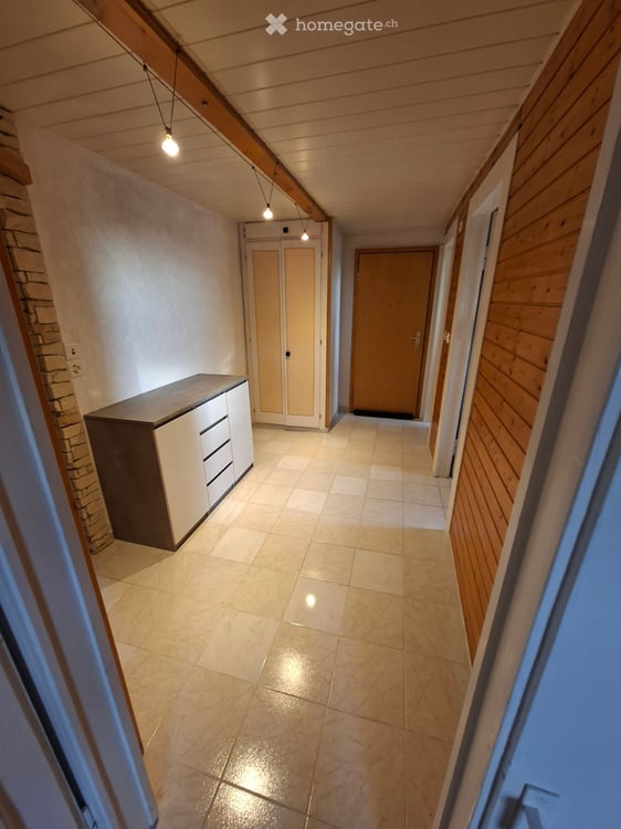 Charmant appartement mansardé de 4 pièces à louer à Le Noirmont 7