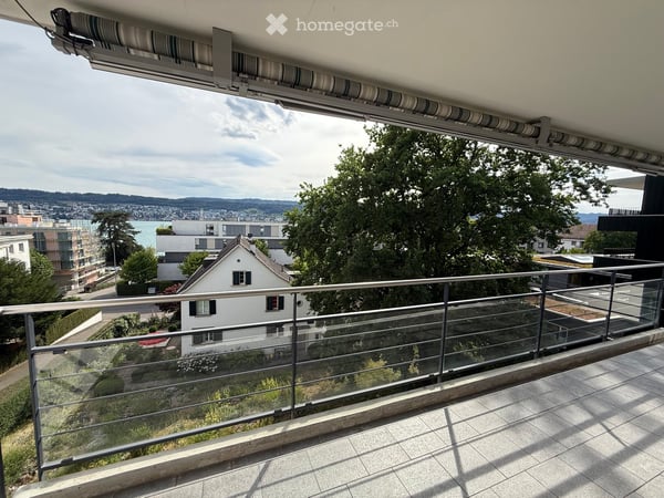 Attraktive 4.5-Zimmer-Wohnung mit Seeblick