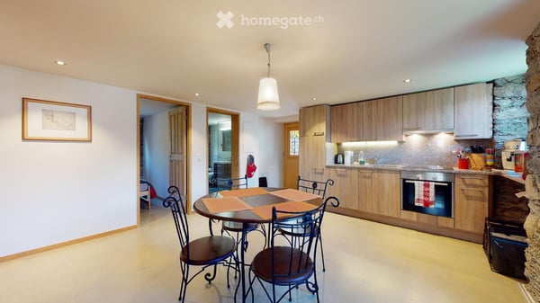 Charmant appartement de 3.5 pièces avec vue sur les montagnes à Unterbäch 2
