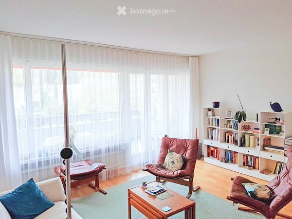 Schöne 2.5-Zimmer-Wohnung mit Balkon am Fuss des Uetlibergs in Albisrieden