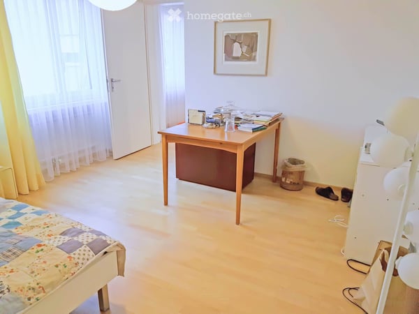 Schöne 2.5-Zimmer-Wohnung mit Balkon am Fuss des Uetlibergs in Albisrieden 3