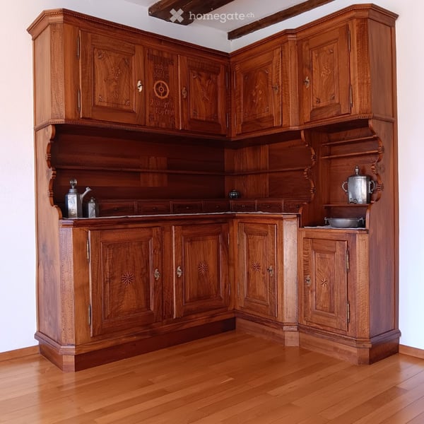 Sehr grosse 7.5-Zimmer-Wohnung mit 2 zusätzlichen Durchgangsräumen 5
