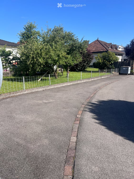 Parkplatz in der Sonnmattstrasse in Siebnen 2