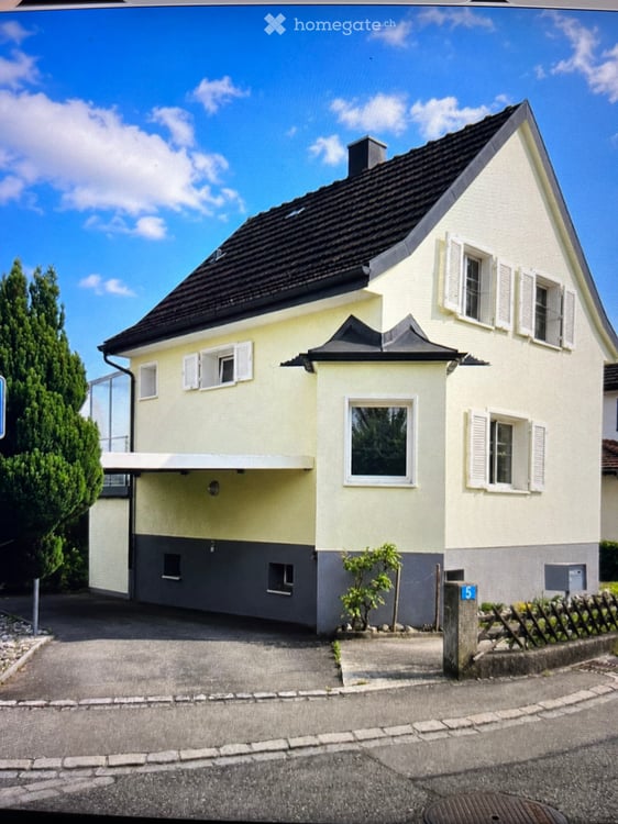 Charmantes 4.5-Zimmer-Einfamilienhaus an der Säntisstrasse in Freidorf TG 1