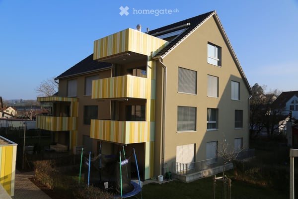 Helle 5.5-Zimmer-Wohnung mit Balkon und Garage in Zeihen