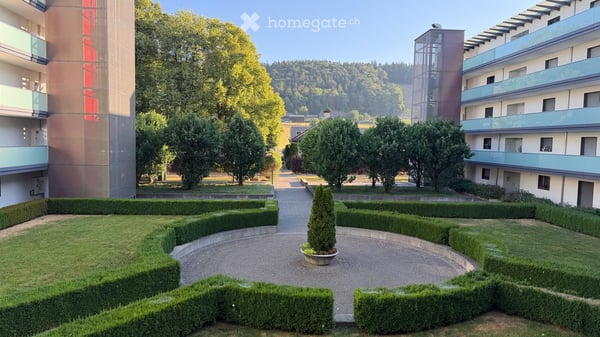 Helle 4,5-Zimmer-Wohnung mit Balkon, Pool und Fitness in Gümligen ab 55plus - Nachmieter gesucht