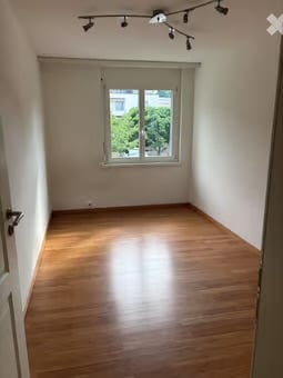 Helle 4.5-Zimmer-Wohnung mit Balkon in ruhiger Lage in Widen 7