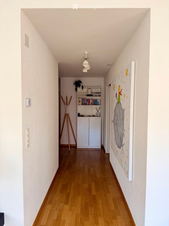 Charming 3.5-Room Attic Apartment with Balcony in Zürich 8045 7