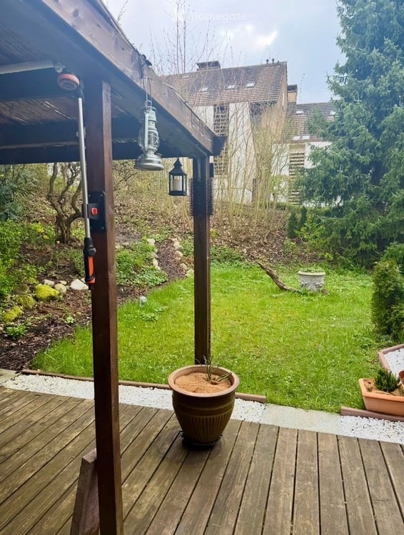 Charmante 3.5-Zimmer-Maisonettewohnung mit zwei Sitzplätzen und Terrasse in Ebmatingen 8