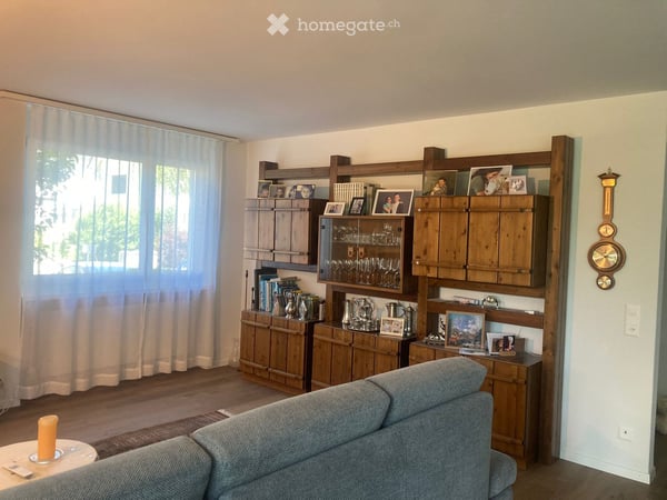 3.5 Zimmer Wohnung im Parterre mit Sitz…