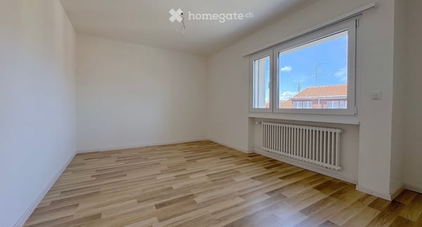2.5-Room Apartment with Balcony and City Views in St. Gallen 3