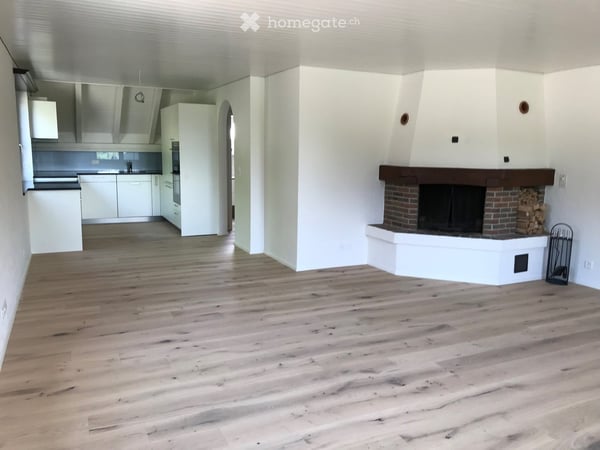 Moderne, helle 3.5-Zimmer-Maisonettewohnung mit Warmluft-Cheminée 2