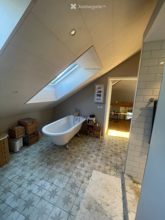 Exklusiver 3.5-Zimmer-Eckhausteil über drei Etagen mit Galerie, Garten und Terrasse, inkl. Garage 7