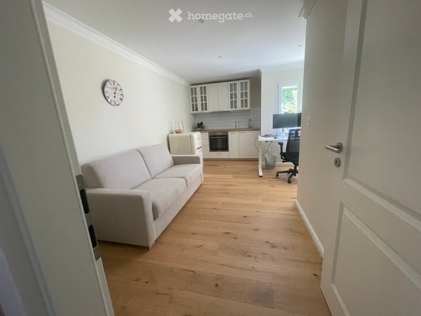 Exklusiver 3.5-Zimmer-Eckhausteil über drei Etagen mit Galerie, Garten und Terrasse, inkl. Garage 11