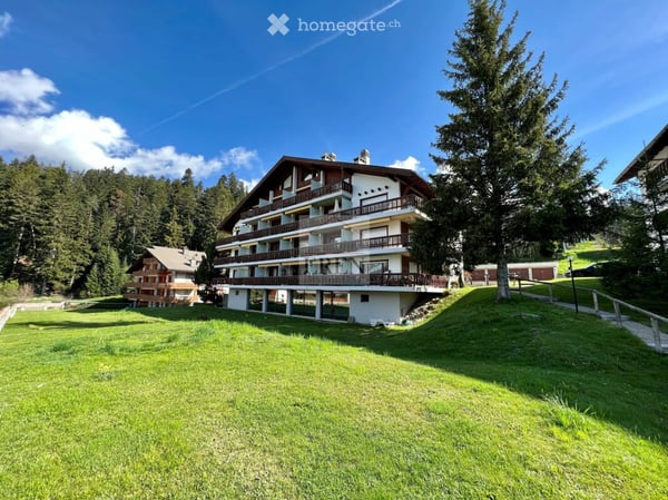 Studio avec vue panoramique sur les montagnes à Crans avec piscine et sauna 4