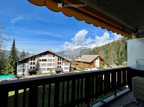 Studio avec vue panoramique sur les montagnes à Crans avec piscine et sauna 5