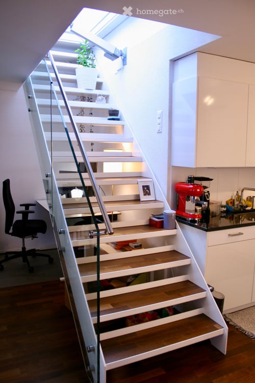 Lichtdurchflutete Wohnung mit grosser privater Dachterrasse (inklusive Parkplatz) 2