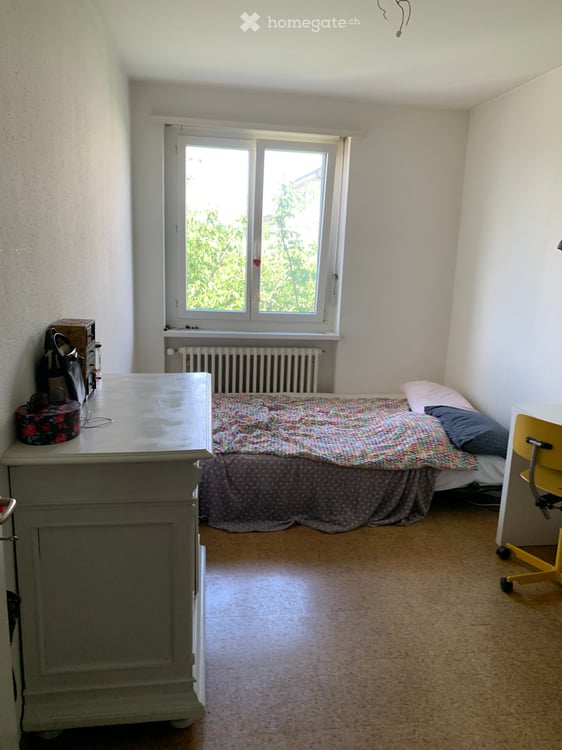 Helle 3.5-Zimmer-Wohnung mit Balkon im ruhigen Zürich Triemli 4