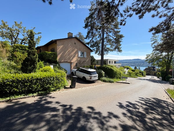 Einfamilienhaus mit Seesicht, Einliegerwohnung und grossem Garten 24