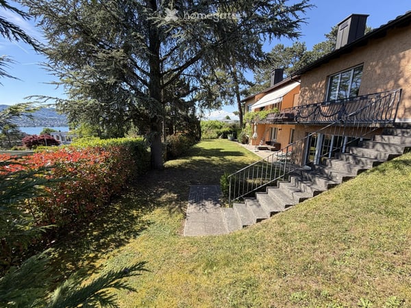 Einfamilienhaus mit Seesicht, Einliegerwohnung und grossem Garten