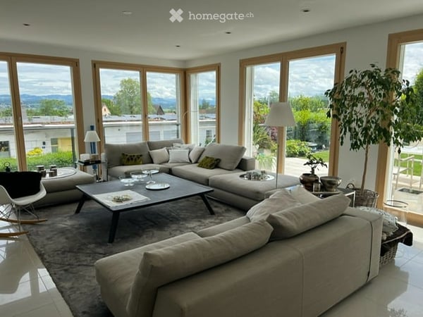 schönes Terrassenhaus in Maur mit traumhafter Aussicht auf Greifensee und Alpen, befristet (2 Jahre) 4