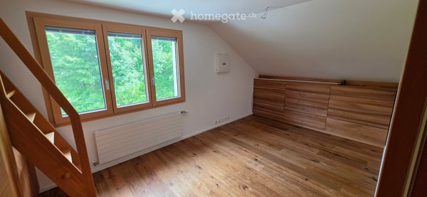 Charmante 4-Zimmer-Dachgeschosswohnung an der Zugerbergstrasse 6
