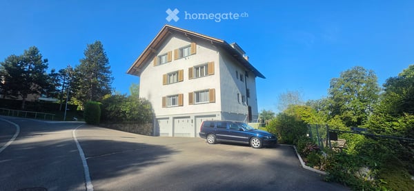 Charmante 4-Zimmer-Dachgeschosswohnung an der Zugerbergstrasse