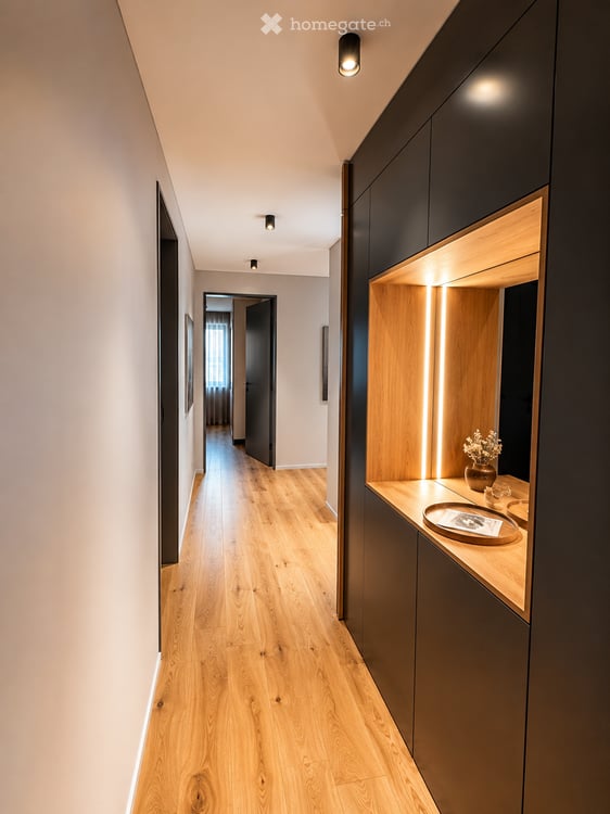 Traumhafte möblierte 4-Zimmer-Wohnung in bester Lage | 2 Parkplätze | Eigentumsstandart 8