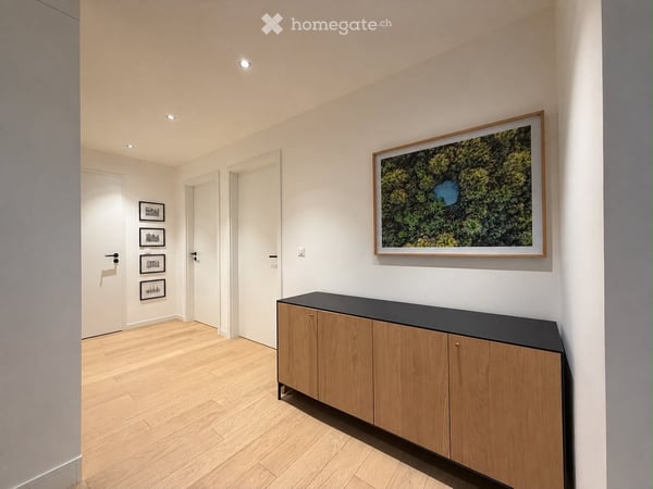 Spacious 5.5-Room Apartment with Stunning Views in Geneva's Prestigious 1208 2