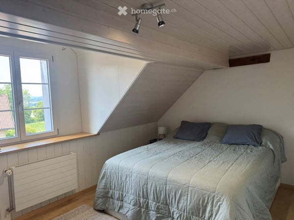 Charmante 2.5-Zimmer-Dachwohnung in Ottikon (Gossau ZH)
