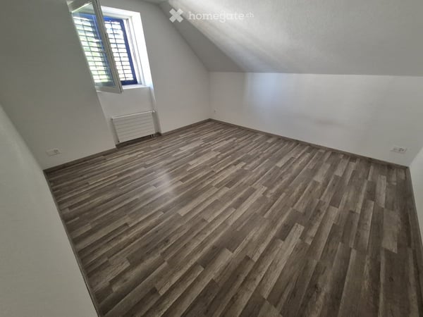 Charmante 3-Zimmer-Dachgeschosswohnung in Lupfig – ab sofort verfügbar 2
