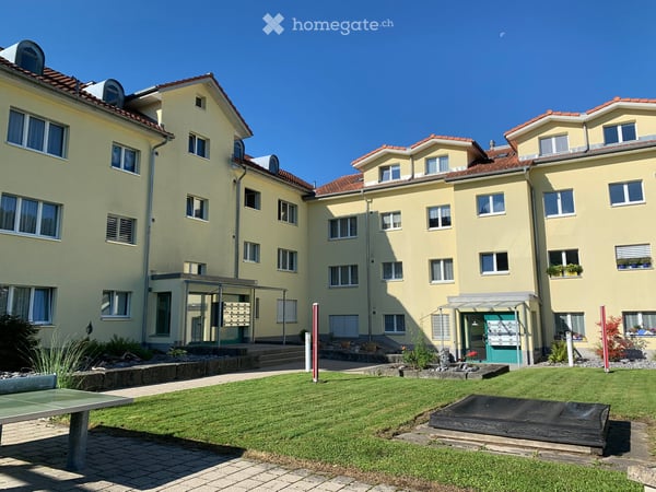 Charmante Dachwohnung an ruhiger Lage