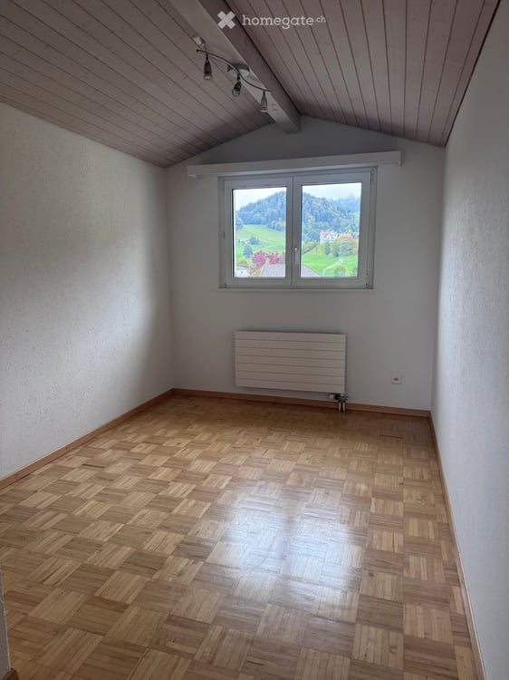 Charmante Dachwohnung an ruhiger Lage 4