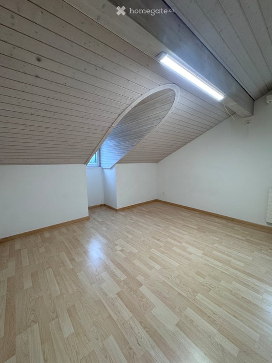 Charmante Dachwohnung an ruhiger Lage 6
