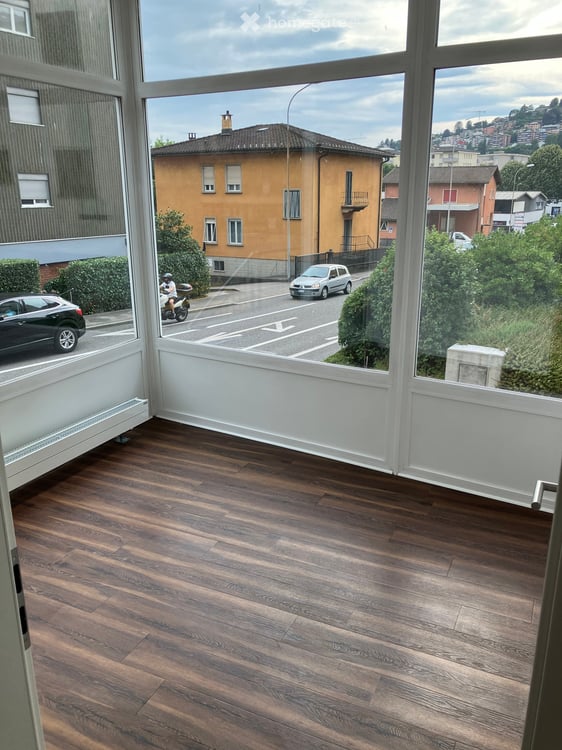 Ufficio o Negozio di 2.5 locali a Pregassona 3
