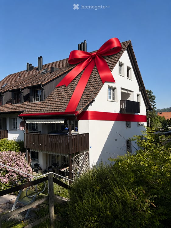Geräumige 6-Zimmer-Maisonette-Wohnung in ruhiger Lage in Hittnau