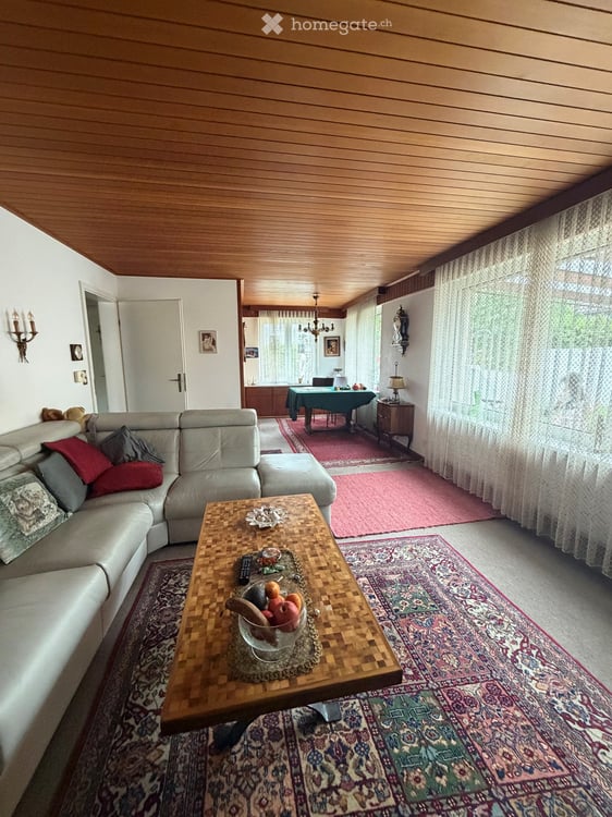 5.5-Zimmer Einfamilienhaus mit Einliegerwohnung sehr zentral gelegen mit Pool 5