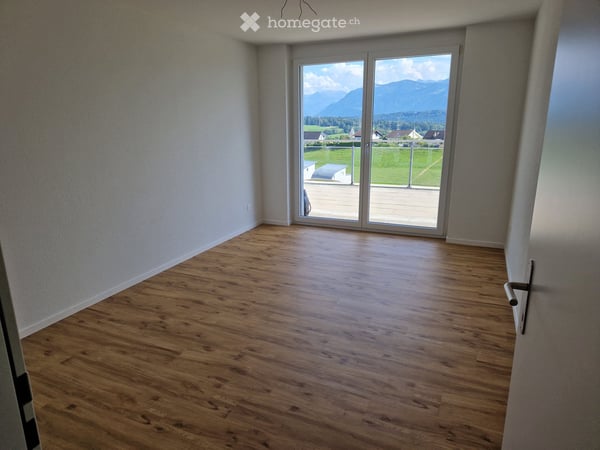 Wohnen mit herrlichem Ausblick auf die Schwyzer und Glarner Alpen 8