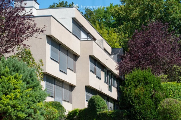 Charmante 4.5-Zimmer-Wohnung mit Berg- und Seesicht in Herrliberg 2