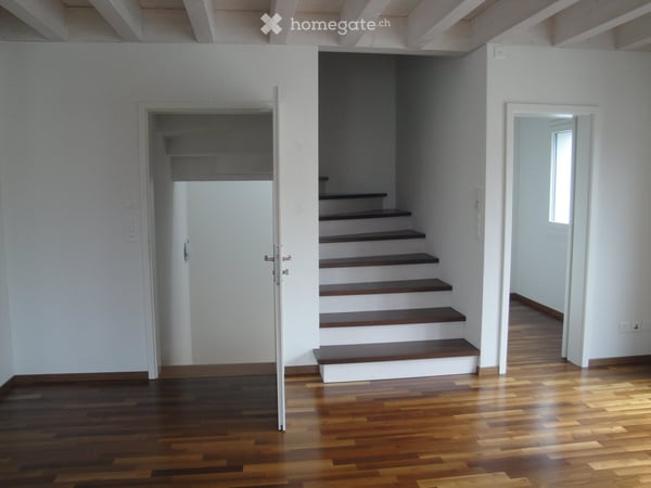 Charmanter 3.5-Zimmer-Hausteil mit separatem Eingang und zwei Aussenparkplätzen 4