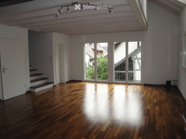 Charmanter 3.5-Zimmer-Hausteil mit separatem Eingang und zwei Aussenparkplätzen 3