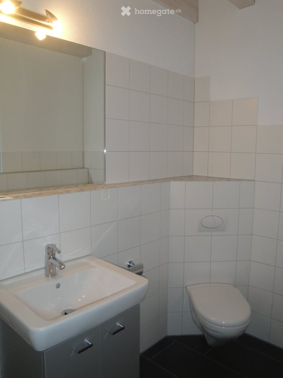Charmanter 3.5-Zimmer-Hausteil mit separatem Eingang und zwei Aussenparkplätzen 5