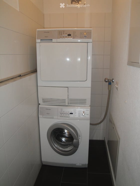 Charmanter 3.5-Zimmer-Hausteil mit separatem Eingang und zwei Aussenparkplätzen 6