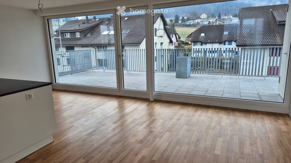 Moderne 3.5-Zimmer-Dachwohnung in Menziken – Neubau mit Balkon und schöner Aussicht 2