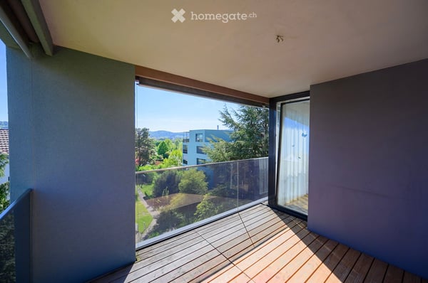 Helle 3.5-Zimmer-Wohnung mit Loggia und Cheminée im Dahlienpark in Unterengstringen 1