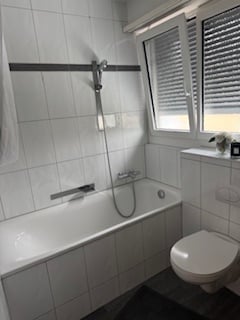 Moderne 4.5-Zimmer-Wohnung mit Balkon in Reinach BL 10