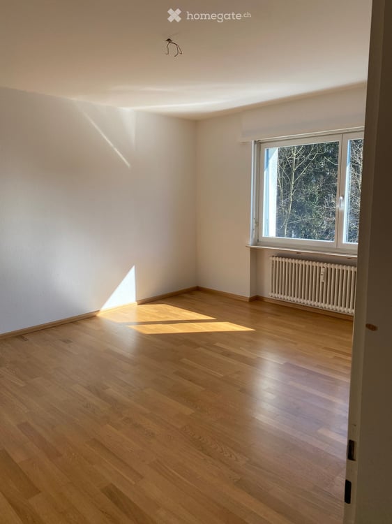 Grosszügige 4-Zimmer-Wohnung mit Balkon in Bottmingen 9